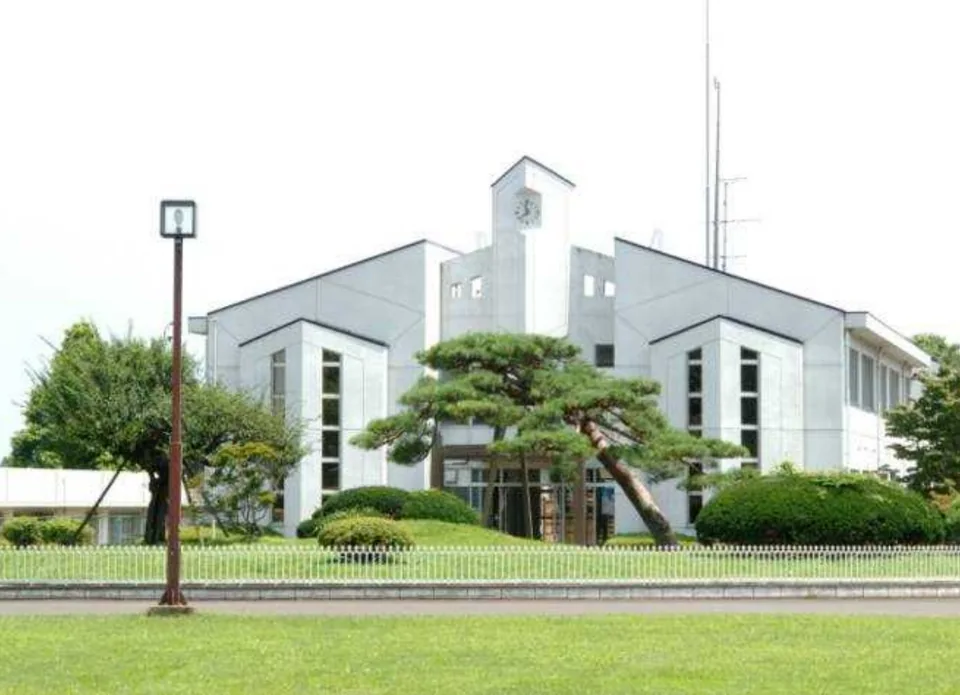 茨城農芸学院の建物と前庭（公式紹介資料、撮影時期不明）