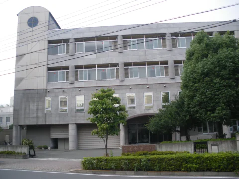愛光女子学園の外観(2009年撮影)。撮影当時の記録で、現在の建物・周辺の状態を保証するものではありません。